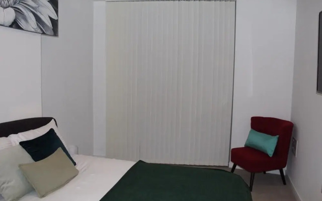 Greenwich 2 bed Apartment, Great for a Family!