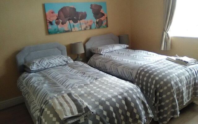 Anchor b & b