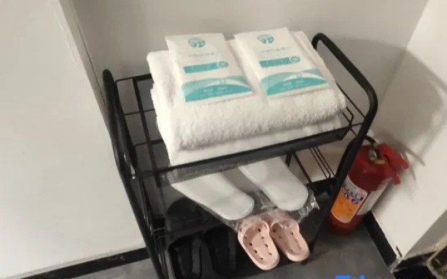 Shangpin Light House Hotel (Zhengzhou University Park Mao Branch)