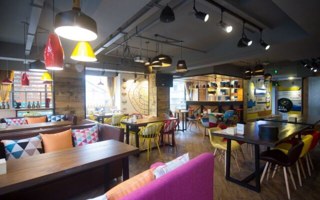 T&Q Hostel Broad and Narrow Alley Branch