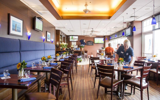 Salem Waterfront Hotel & Suites