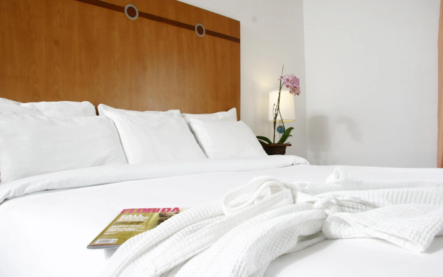 Majestic Hotel South Beach