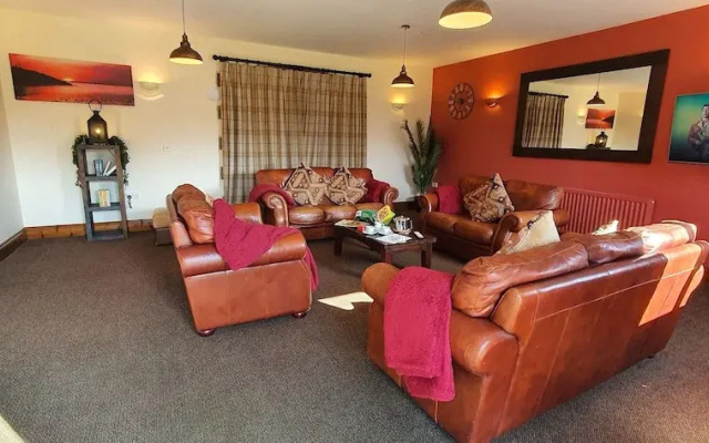 The Victorian Barn self catering holidays with pool & hot tubs