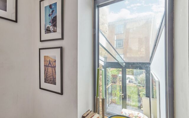 Stylish Family home near Camden