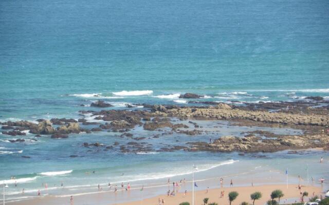 APPARTEMENT PISCINE TERRASSE 1 MIN PLAGE et GOLF