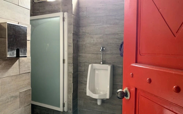 Chiasti Capsule Hostel - Adults Only