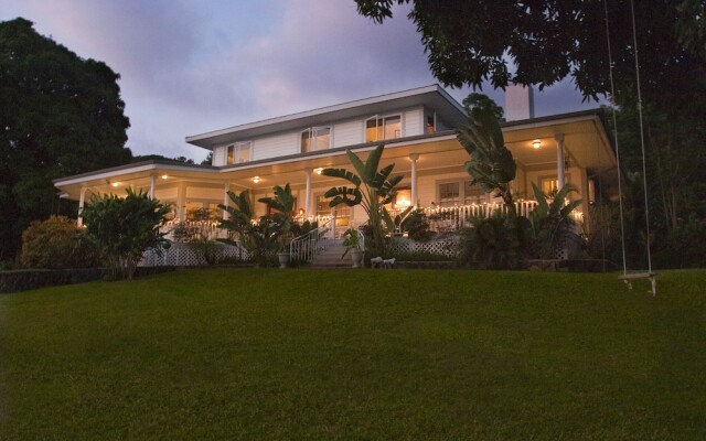 Ka'awaloa Plantation Bed & Breakfast