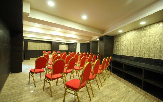 Central Beacon Hotel Surat