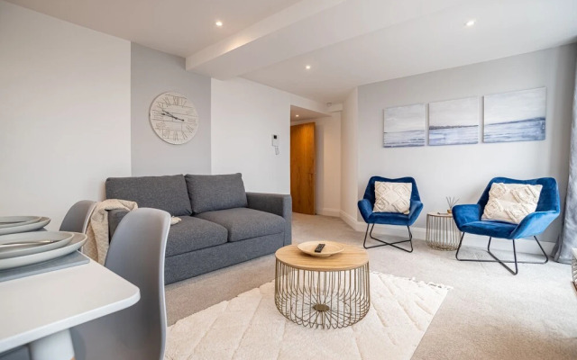 2BR Harbour View Near Babbacoombe&Beach