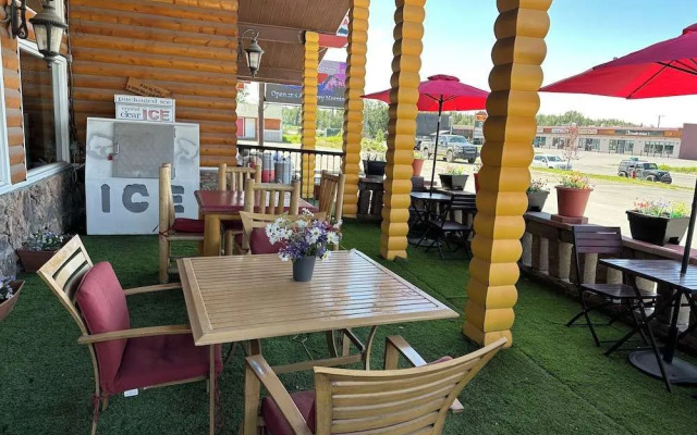 Hooligans Fishing Lodge