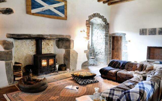 Kilmartin Castle