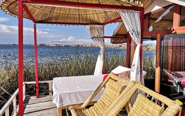 Uros Qhota Uta Lodge