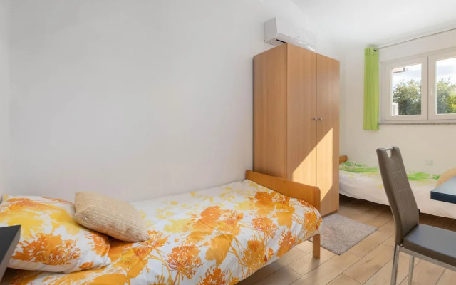 Nice Home in Valtura with Hot Tub & 4 Bedrooms