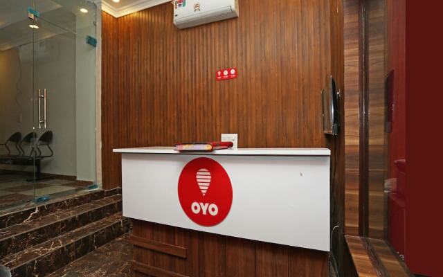 OYO 11852 Hotel Aerostay Inn