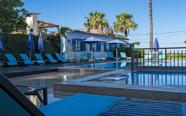 Uras Beach Hotel