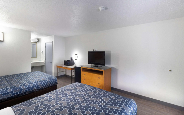 Rodeway Inn At Fort Lee