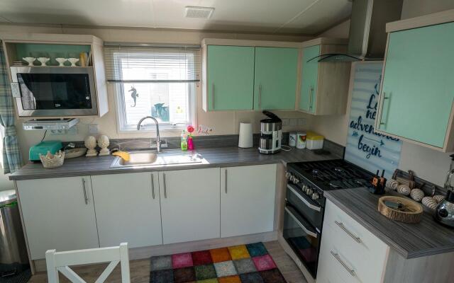 Amazing Chalet in Oostkapelle With Garden