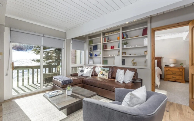 True Ski-in Ski-out Stunning Mountain Views