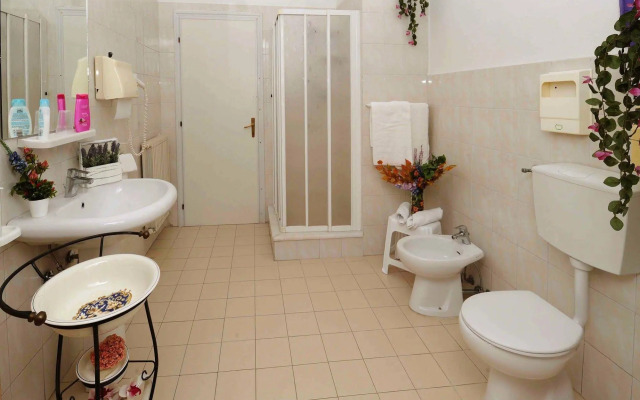 Petit Maison Sainte Justine