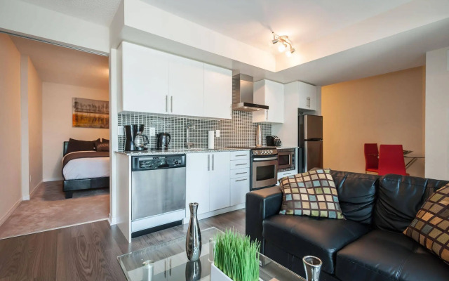 Life Suites - Front and Spadina