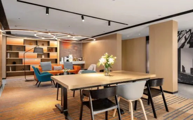 Hello Hotel (Beijing New China International Exhibition Capital Airport Hotel)