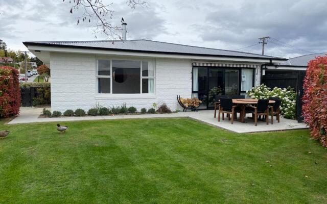 1 - Delightfully fresh, private home close to town