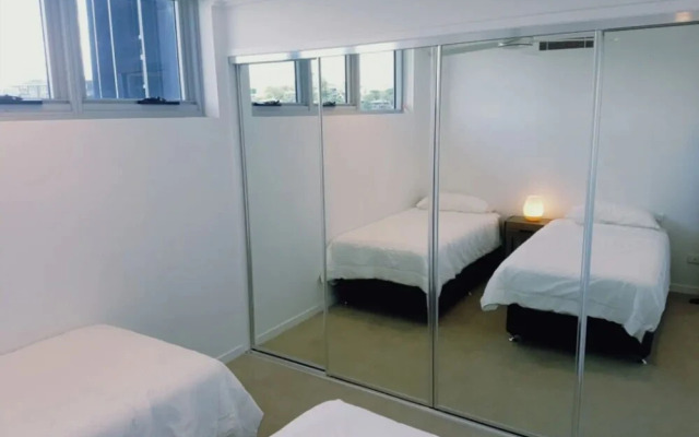 Newstead 1 Bedroom Apartment With City View