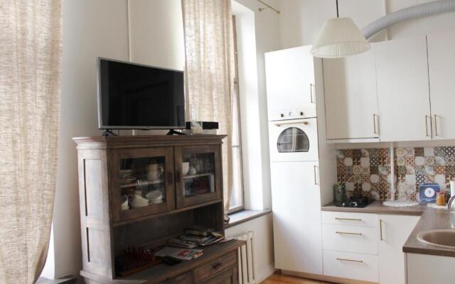 2 room apartment in embasy area