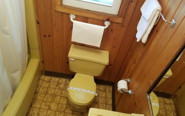 Seven Dwarfs Motel and Cabins