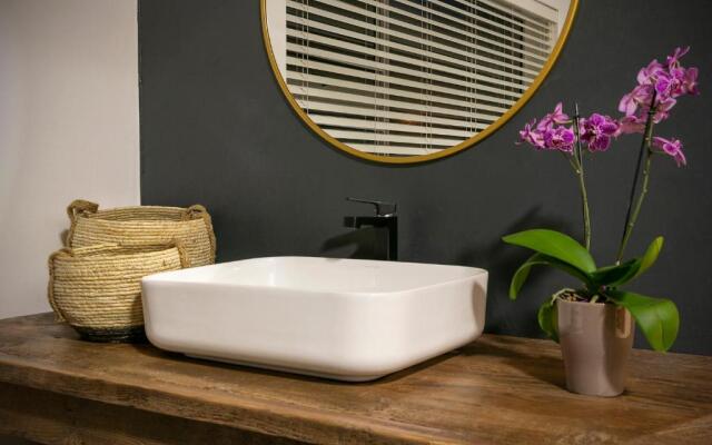 Sail Street 52 by AirAgents