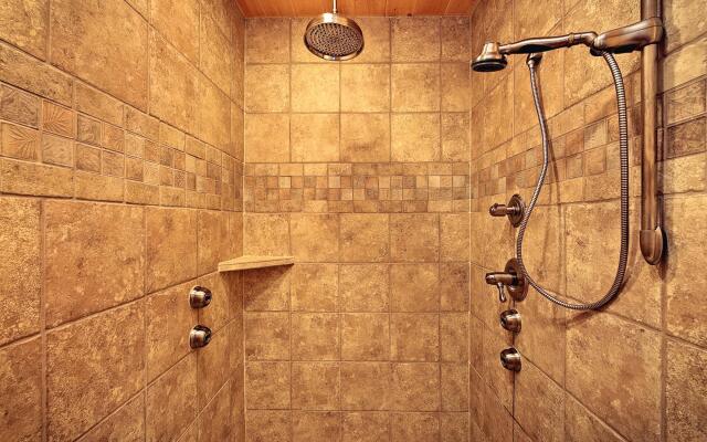 Moonshiners Legacy in Gatlinburg