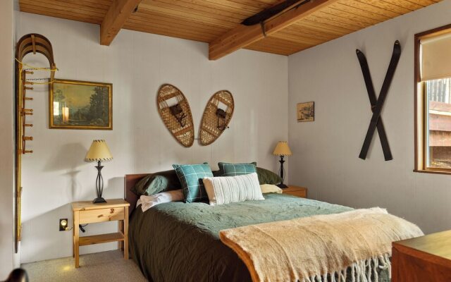 The Tranquil Pines A-frame Cabin Spectacular Views!