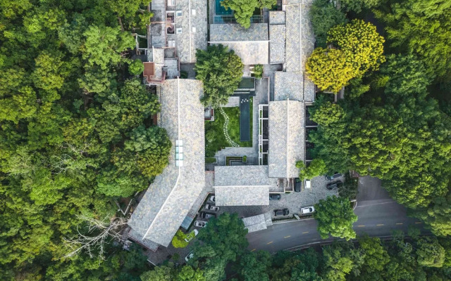 Yaojia Waterfall Village Resort