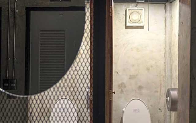Banana hostel (Don Muang)