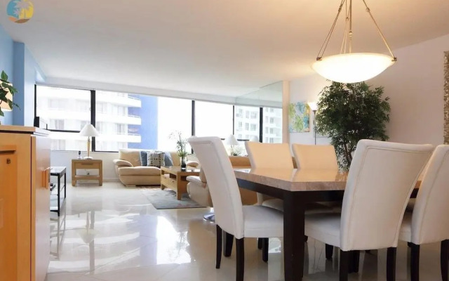 Alexander 919 2 Bedroom Apts by RedAwning