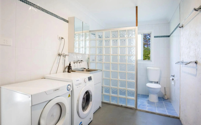 Beach Comber at Currarong - Pet Friendly - 5 Mins Walk to Currarong Rockpools – Guest Rooms – Currarong
