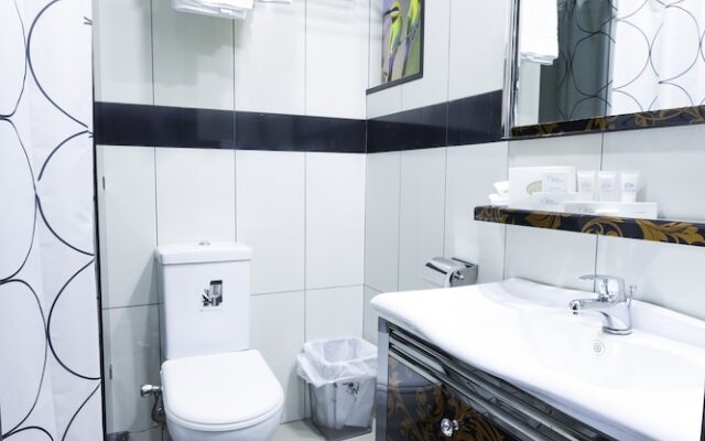 Easy Inn Hotel Suites
