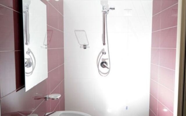 B&B Acropolis