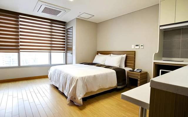 The Class 300 Hotel and Condominium