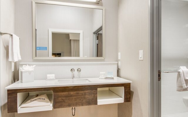 Hampton Inn & Suites Dallas/Ft. Worth Airport South