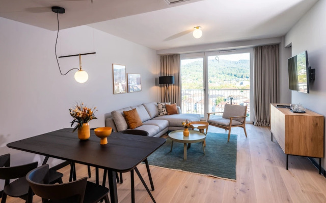 Black F Tower - Serviced Apartments