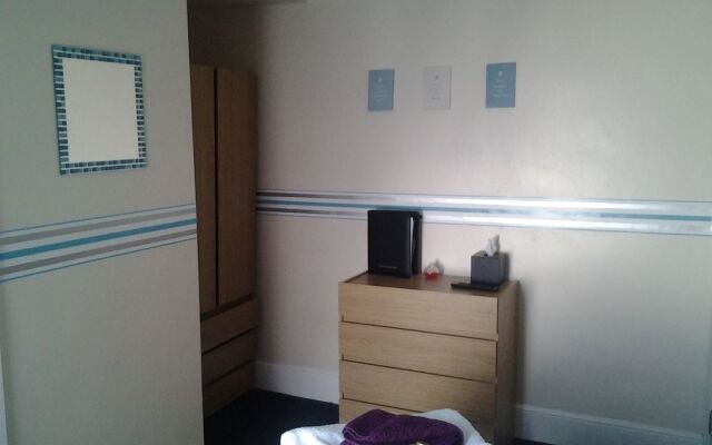 Twin Palms Guesthouse