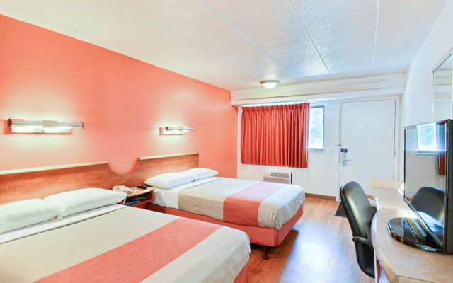 Motel 6 Nashua, NH - South