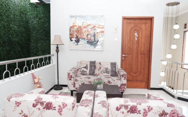 OYO 703 Omah Olin Guesthouse