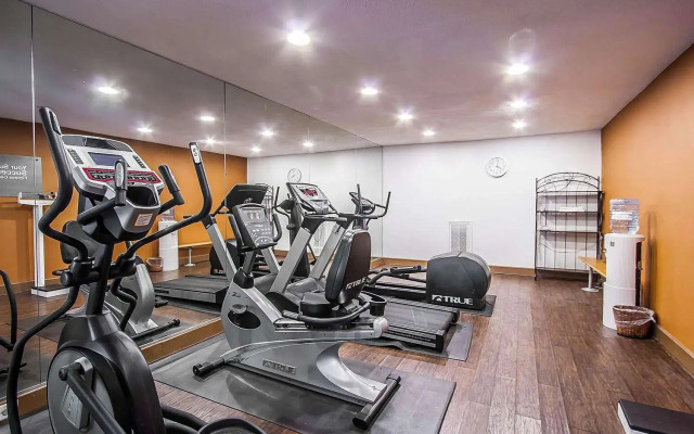 La Quinta Inn & Suites by Wyndham Memphis I-240