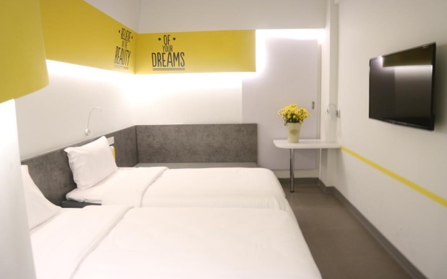 YELLO Hotel Manggarai Jakarta
