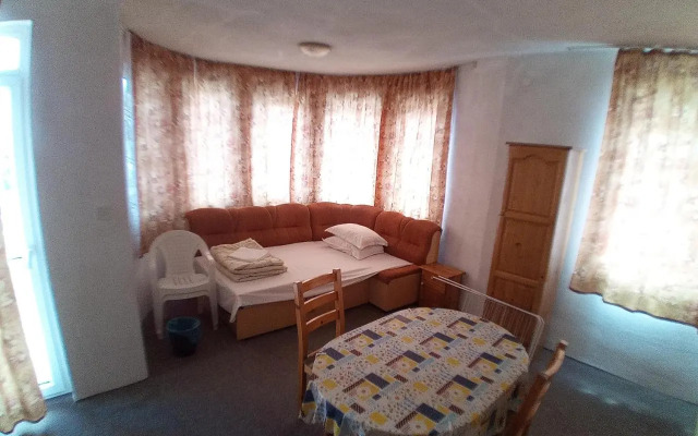 Zlatevi Guest House
