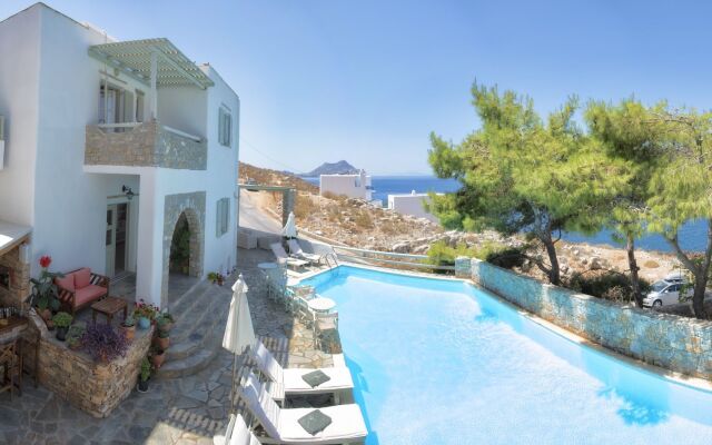 Yperia Hotel