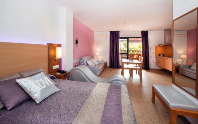 Leo Punta Umbria III - Adults Only