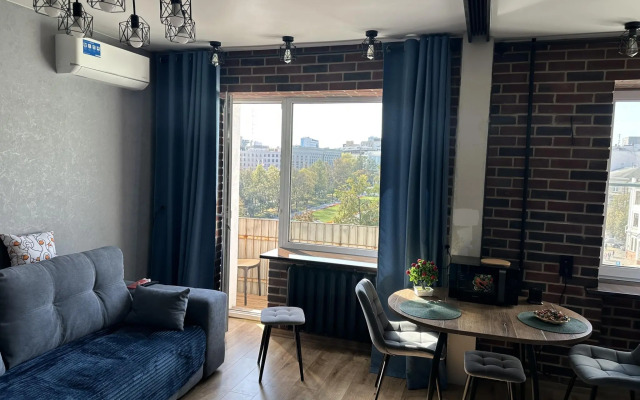 Апартаменты на площади Максима Горького 1